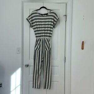 Vintage One Piece Jumpsuit in cotton w elastic waist and pockets. Size small